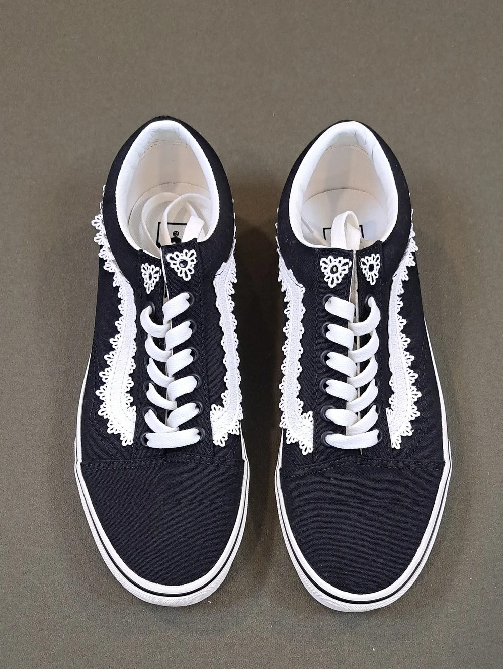 Vans Old Skool Chou Chou Skate Shoe - Color: Black/Marshmallow - Size: Women 9.5